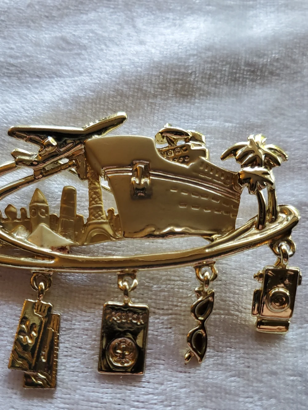 Vintage Gold Tone Cruise & Travel Charm Brooch Signed DANECRAFT